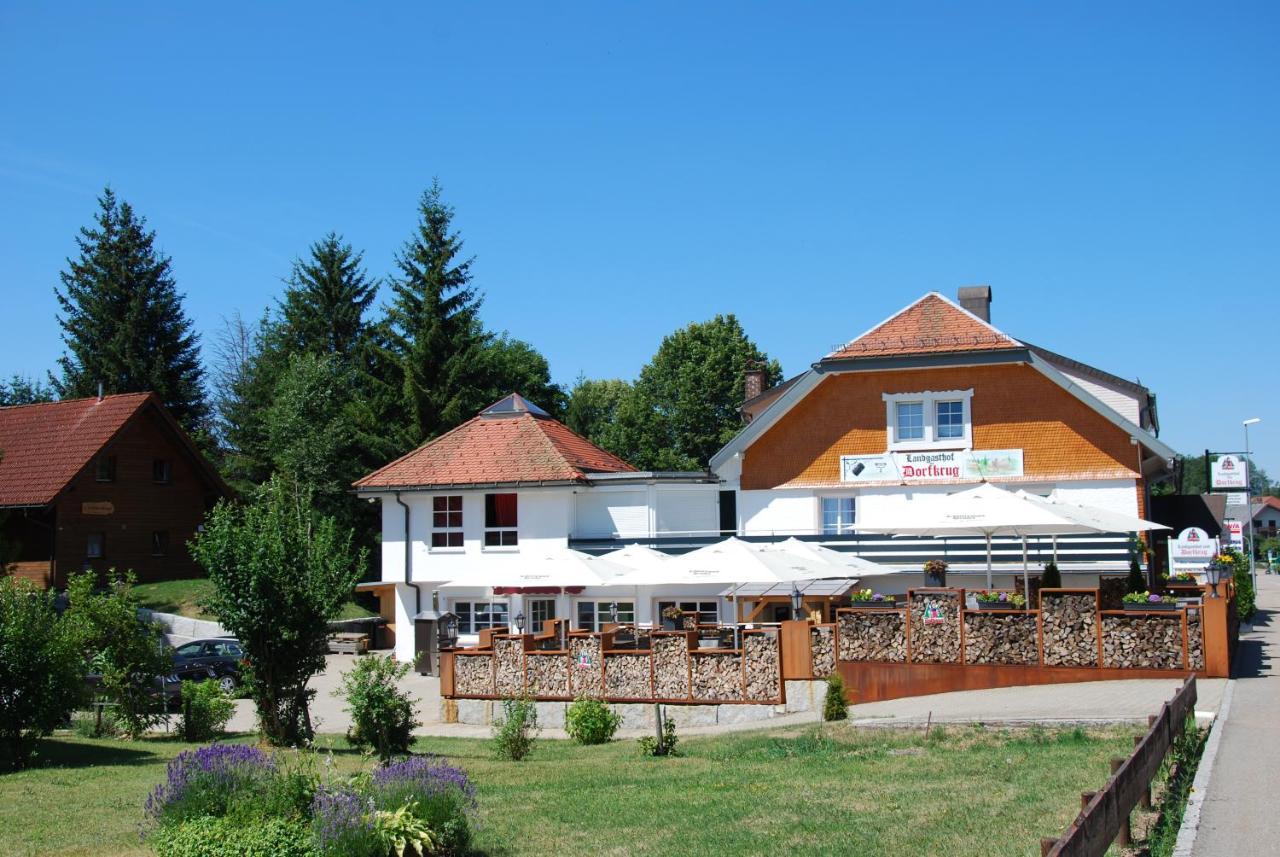 Landgasthof Zum Dorfkrug Hotell Häusern Exteriör bild