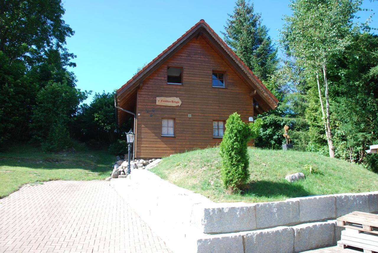 Landgasthof Zum Dorfkrug Hotell Häusern Exteriör bild