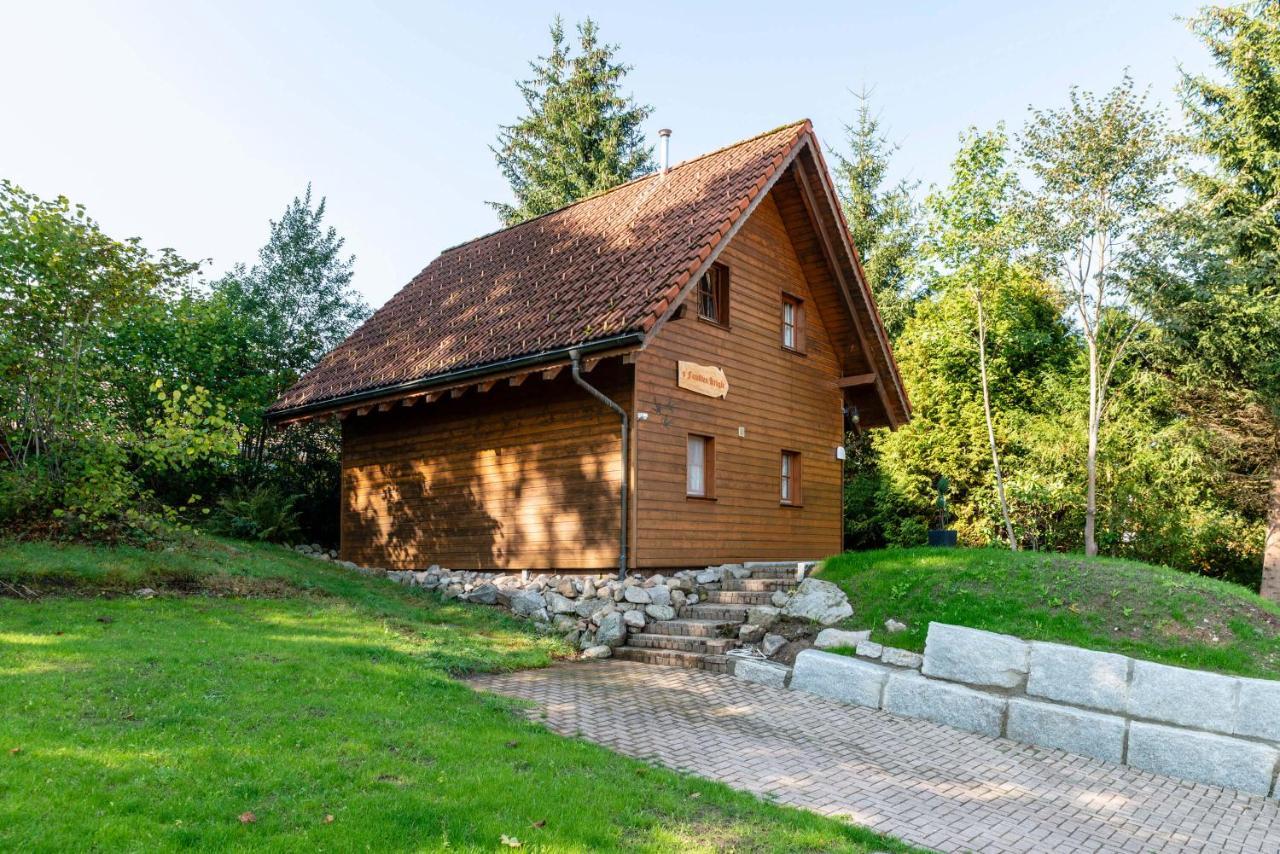 Landgasthof Zum Dorfkrug Hotell Häusern Exteriör bild