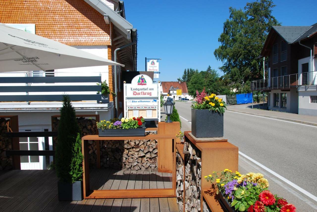 Landgasthof Zum Dorfkrug Hotell Häusern Exteriör bild