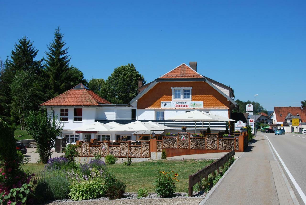 Landgasthof Zum Dorfkrug Hotell Häusern Exteriör bild