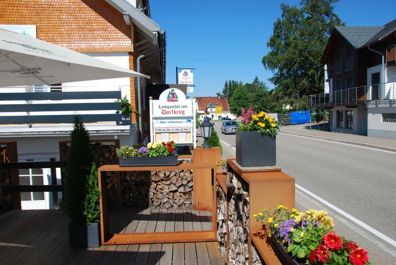 Landgasthof Zum Dorfkrug Hotell Häusern Exteriör bild